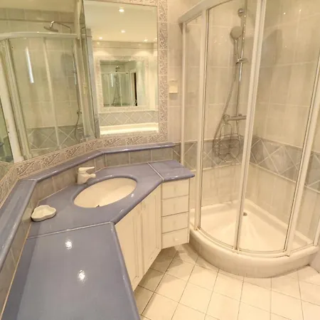 Apartament 2, 3 And 4 Bedroom Sea View Forville 5 Mins From The Palais *